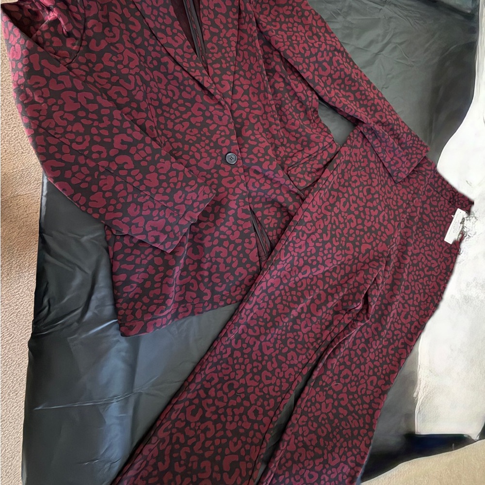 Stylish Leopard Print Women's suit